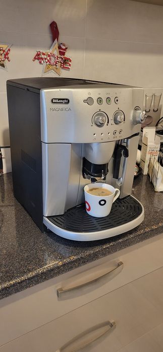 Expresor Delonghi Magnifica
