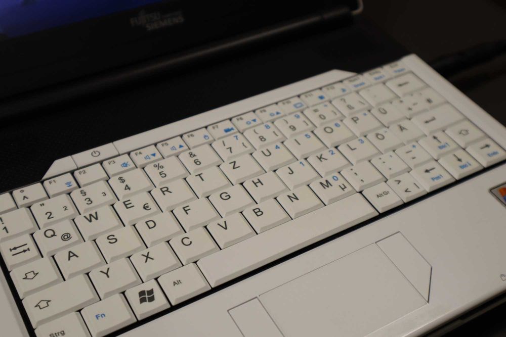 Laptop Retro Gaming Fujitsu Siemens Amilo Mini 3520