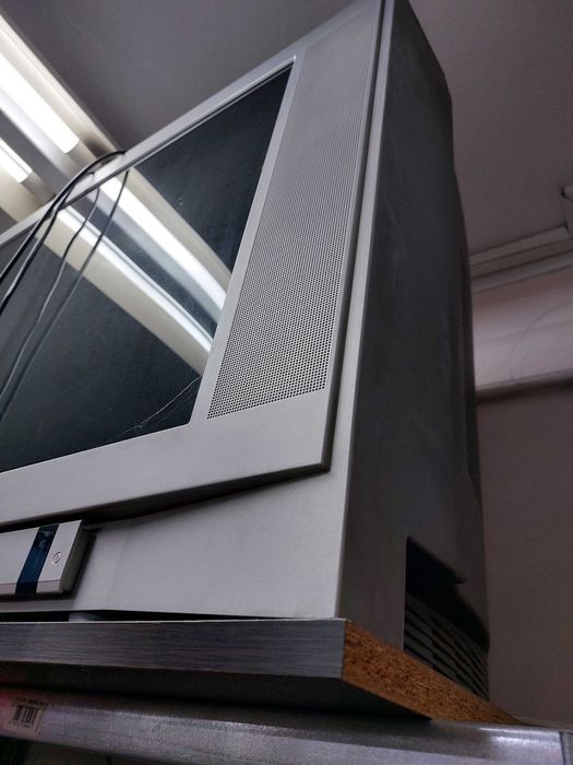 Телевизор Toshiba 29VH37P (29" Flat CRT 100Hz) — Перфектен за Ретро Гейминг!