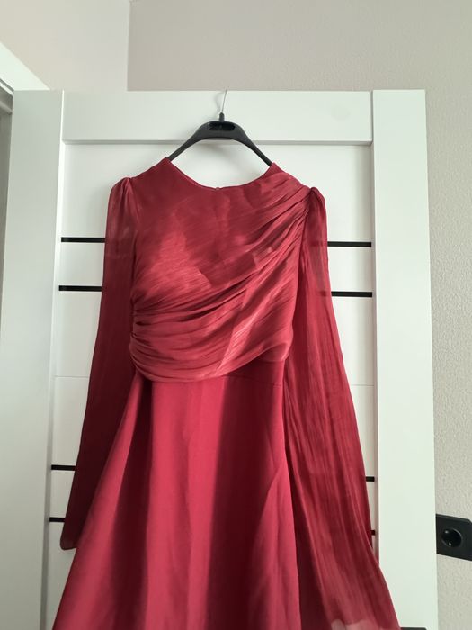 Платье вечернее красное