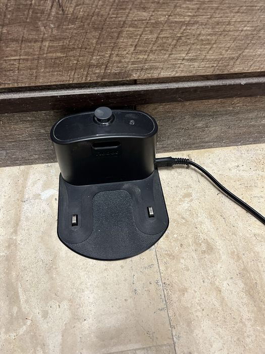 Aspirator inteligent irobot roomba 975, wifi pret 900 lei