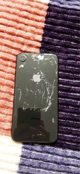 айфон хр в хорошем состоянии