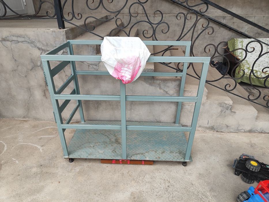 Taroz qo'y o'lchashga bir marta ishlatilgan. Yengide turipti.