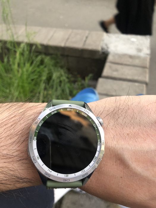 Часы хуавеи gt4 с коробкои