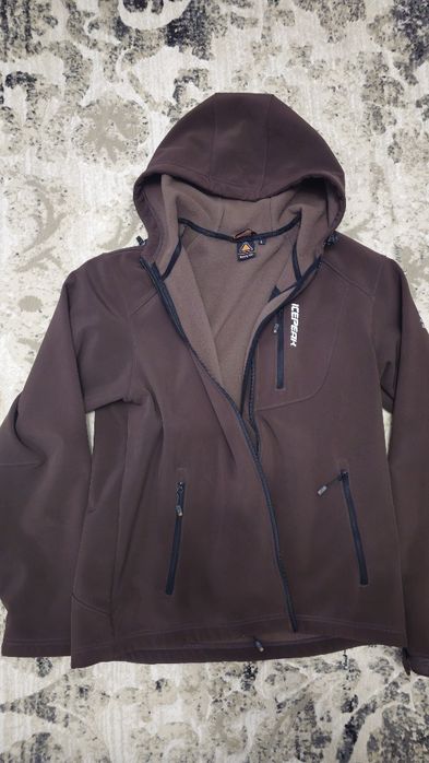 Geaca softshell Icepeak.