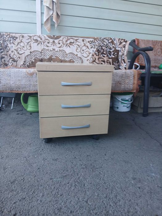 Отдам бесплатно в турксибском  районе