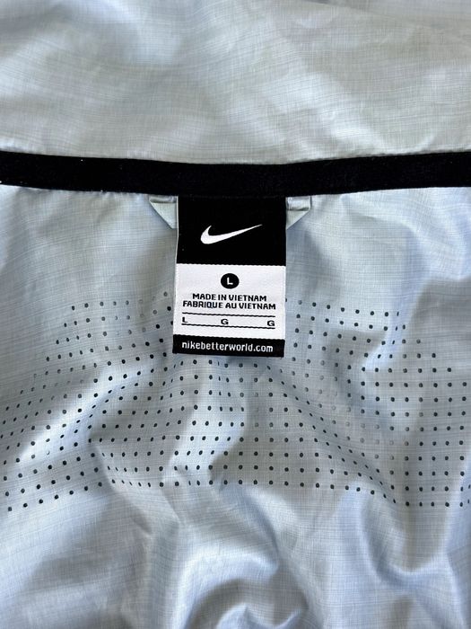 Дамско яке / ветровка Nike 2-в-1 (Lux Iridescent) - размер L, Отлично състояние