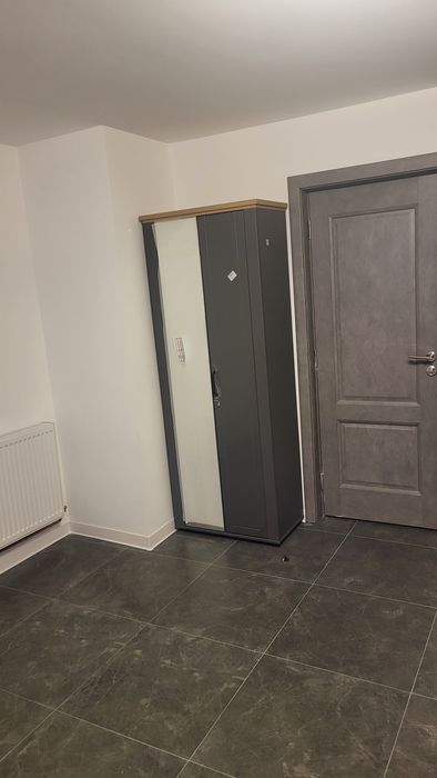Vand garsoniera 41 mp,renovata utilata complet,gata de mutat