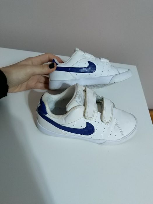 Оригинални нови детски маратонки Nike 27 естествена кожа