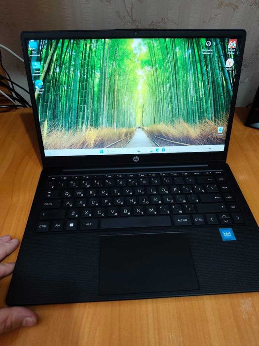 Ноутбук HP core i3 в отличном состоянии.
