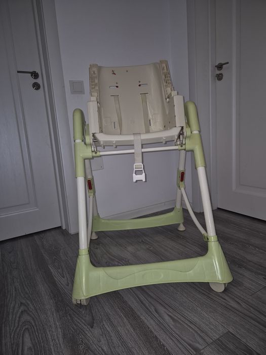 Vând scaun de mâncare bebe