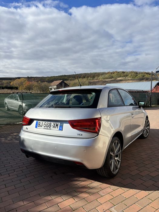 Vând Audi A1 2011