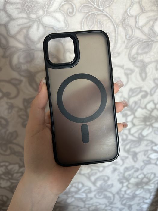 Чехол на айфон 14