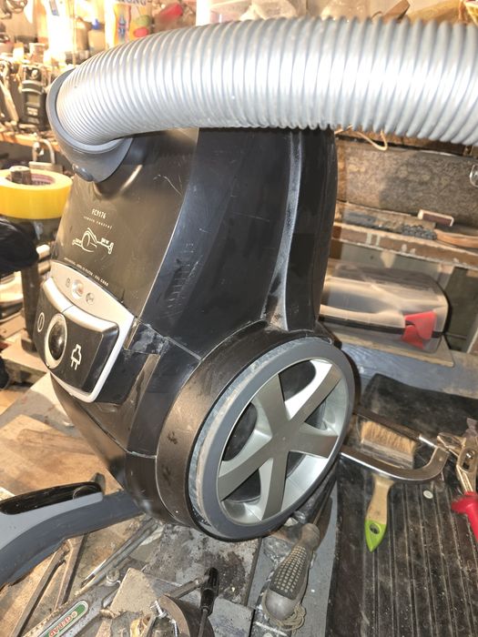 Пылесос дистанционного управления.