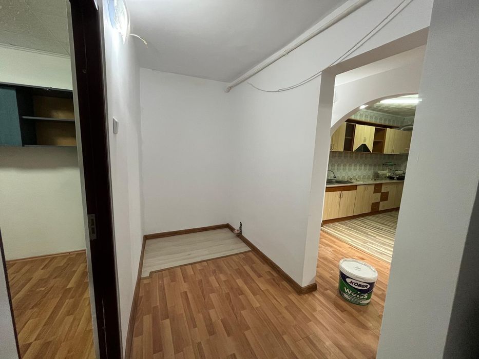 De vânzare apartament 3 camere