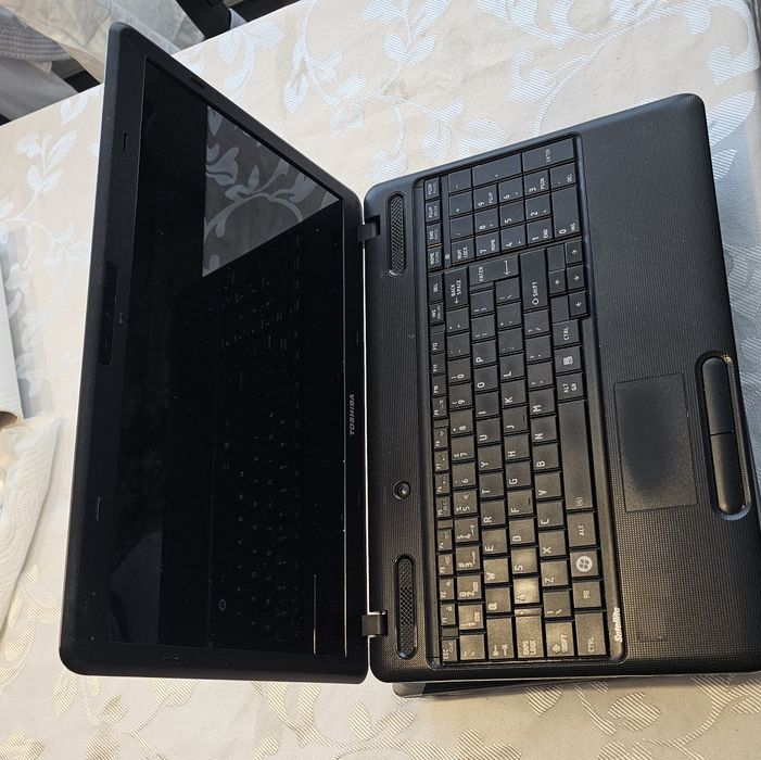 Laptop Medion si Toshiba ambele nu se aprind