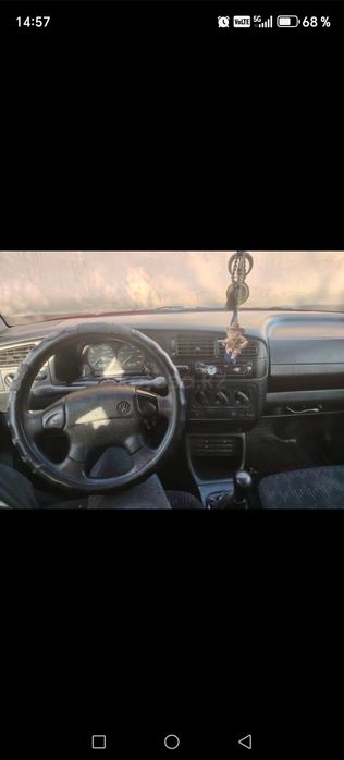 Продам срочно Голфь троика 1.8