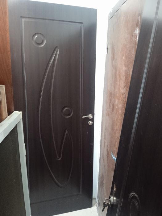 Продавам Мдф врати много запазени