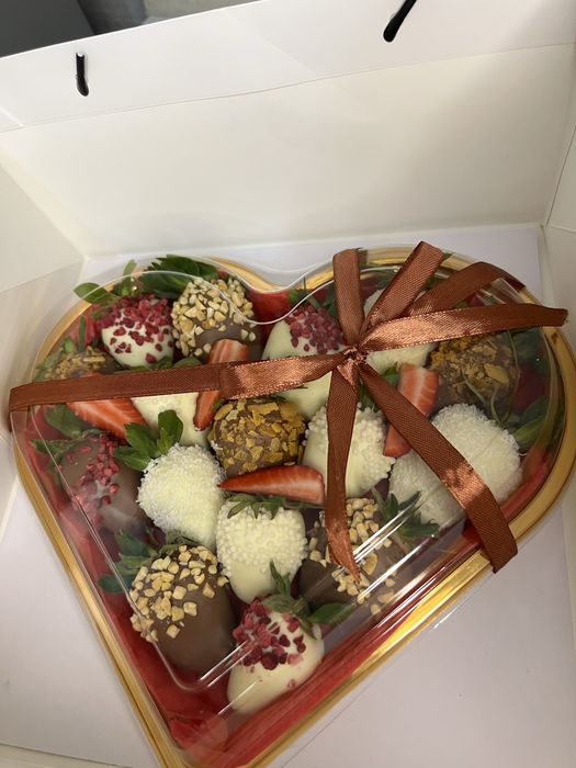 Клубника в шоколаде свежий