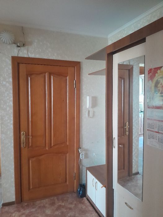 Продам трёхкомнатную  квартиру
