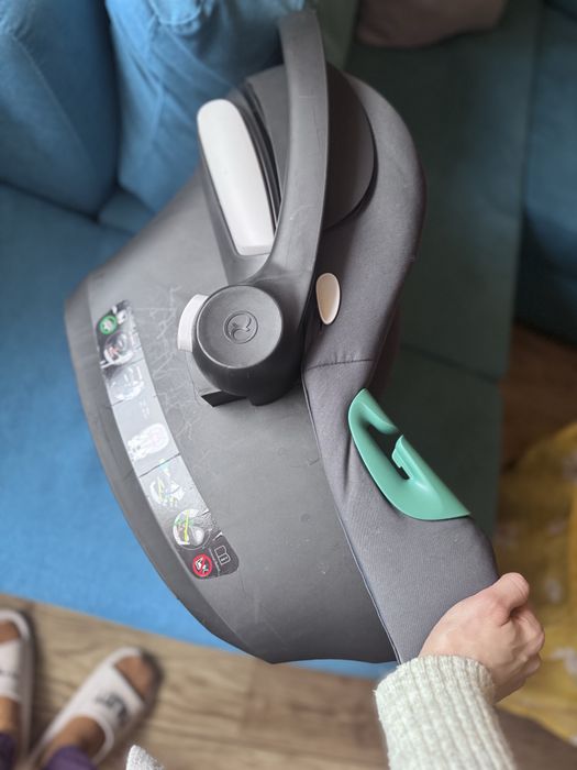 Cybex Aton b2 i-size