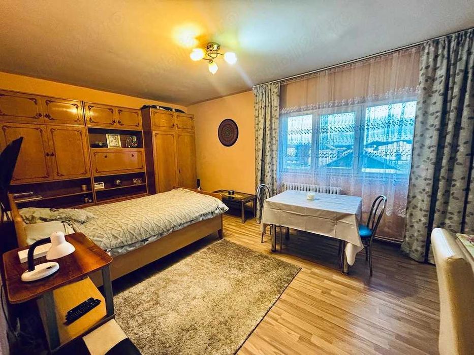 Vind apartament 2 camere Beclean