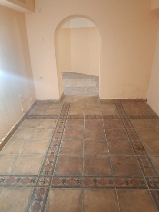 Дава се под наем Заведение в Разград, Център - 90 кв.м за 663 € - Снимка #2