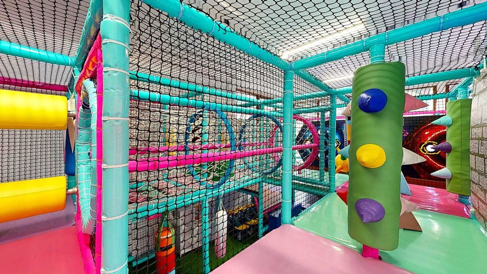 Loc de joaca spatiu de joaca labirint modular