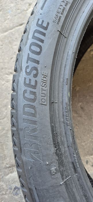 4 anvelope vara runflat Bridgestone 245/40/21.Pretul este pe bucata.