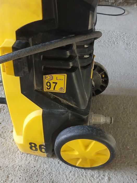 Karcher sotiladi, xolati ideal...