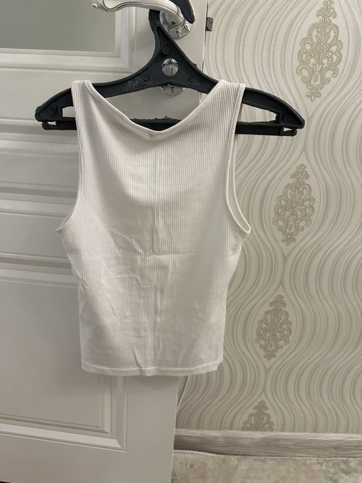 Белый топ, без рукавов