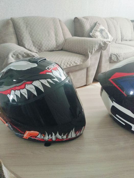 Продам мотошлемы в отличном состоянии