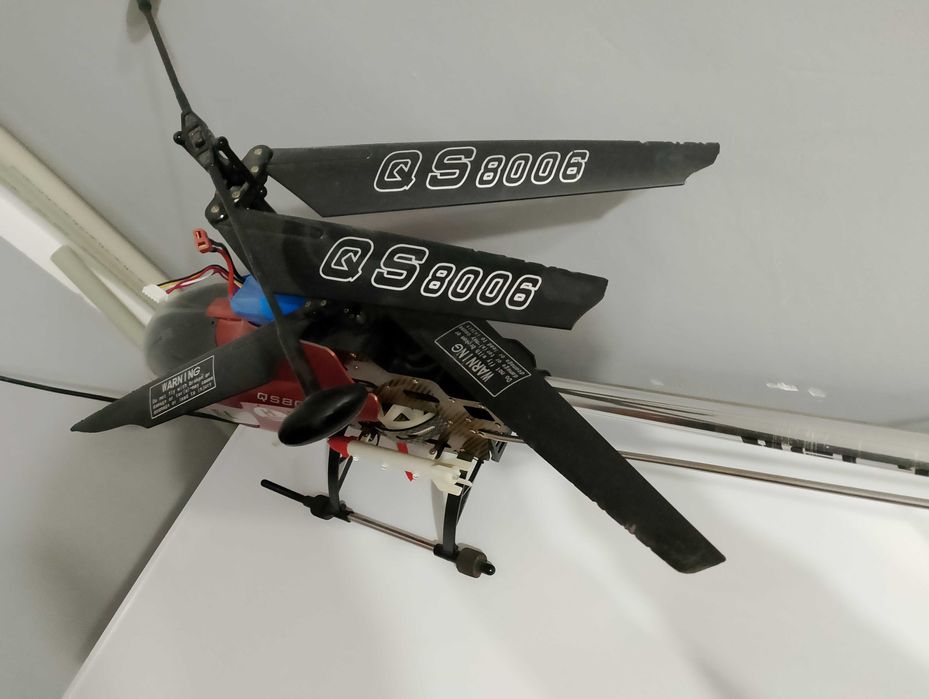 Хеликоптер QS8006