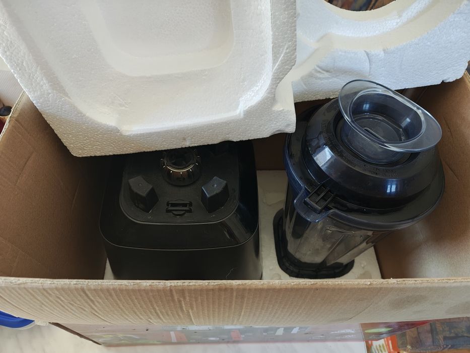 Rezervat - Blender profesional cu cana 1680W G21 Perfect Smoothie Vitality  32000rpm  foarte putin folosit in cutie, cana 2.5L