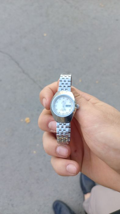 Orient NQ22002B Продаётся часы брандовые женские