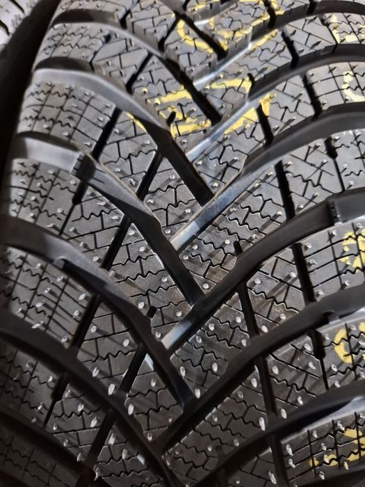195 65 15 vând 2 anvelope allseason Hankook  Noi