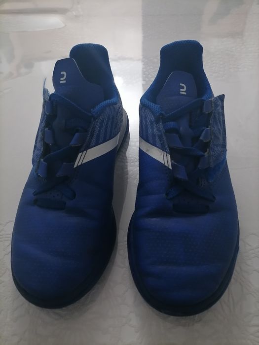 Футболни стоножки номер 32 запазени,