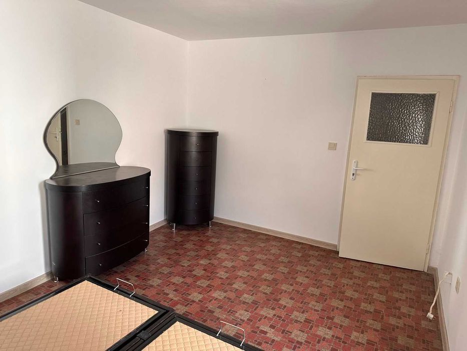 Дава се под наем Тристаен апартамент в Варна, Център - 120 кв.м за 820 € - Снимка #13