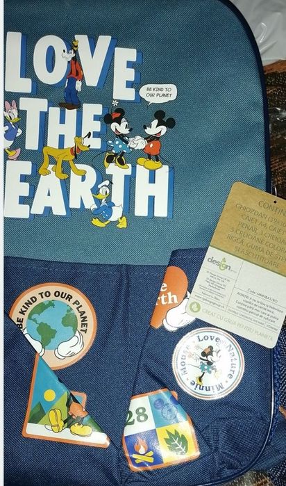 Ghiozdan Mickey Mouse echipat cu rechizite
