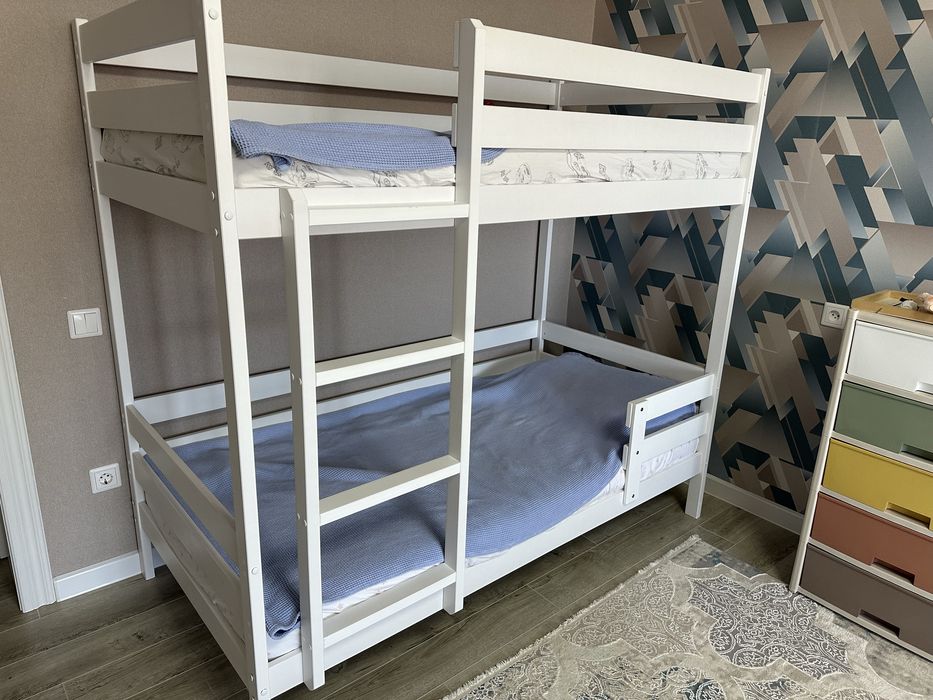 Продам двухярусную кровать