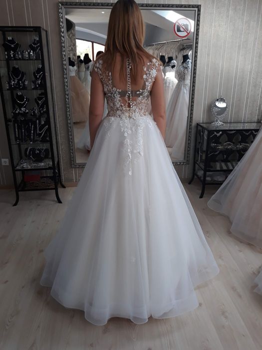 Vand rochie de mireasă