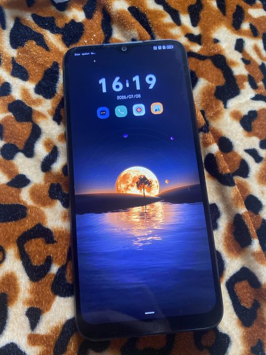 Vand telefon(honor x6) in stare foarte buna, folosit 6 luni