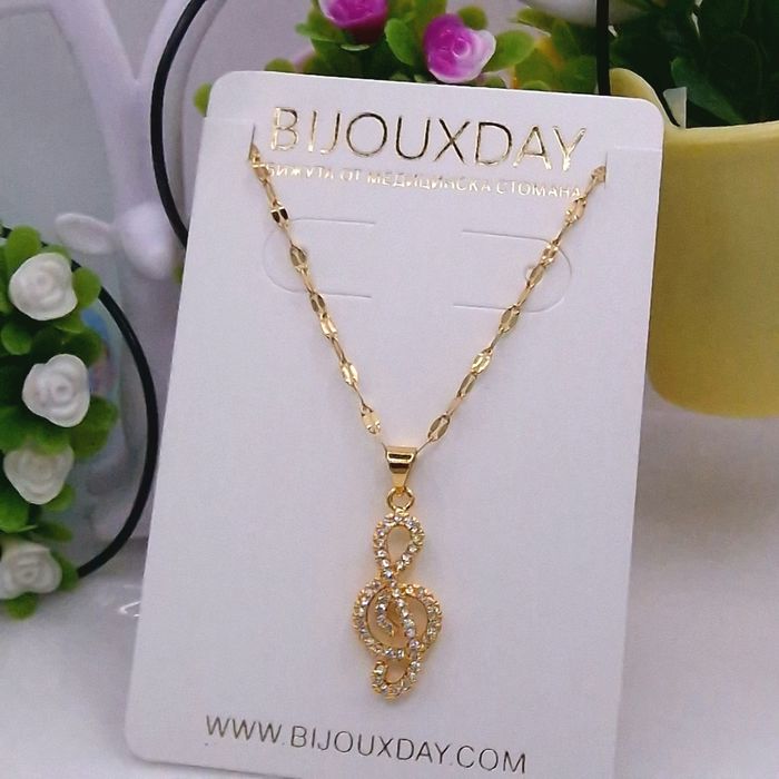 Луксозни колиета с 18к златно покритие!