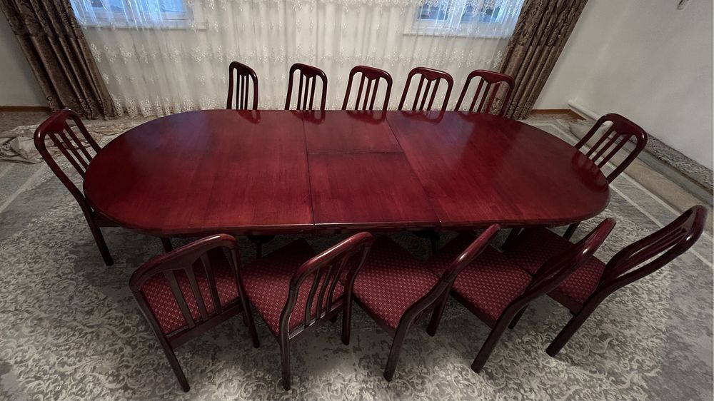 Стол и стулья жаксы жагдайда