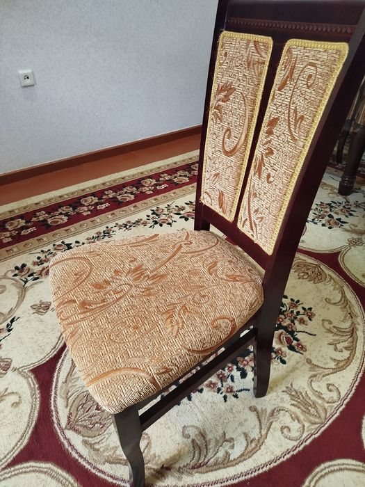 Продается Стол со стульчиками