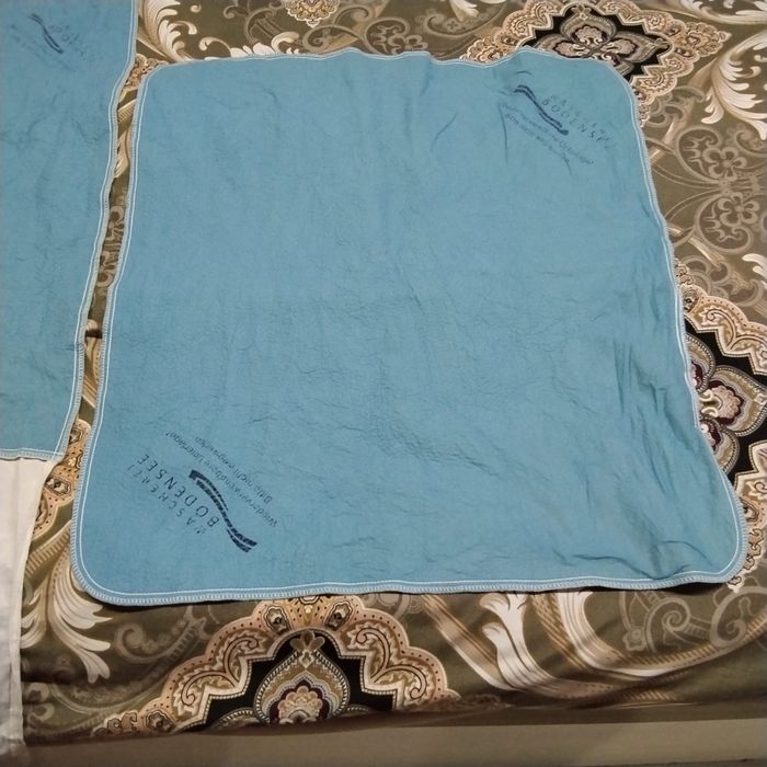 Doua protecții pat impermeabile