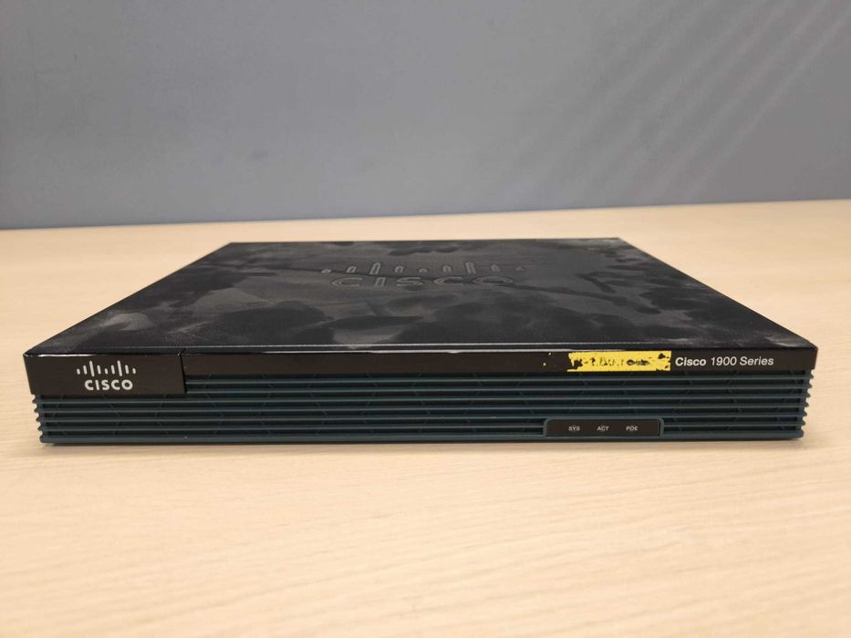 Router Cisco 1921/K9 v05 3 buc
