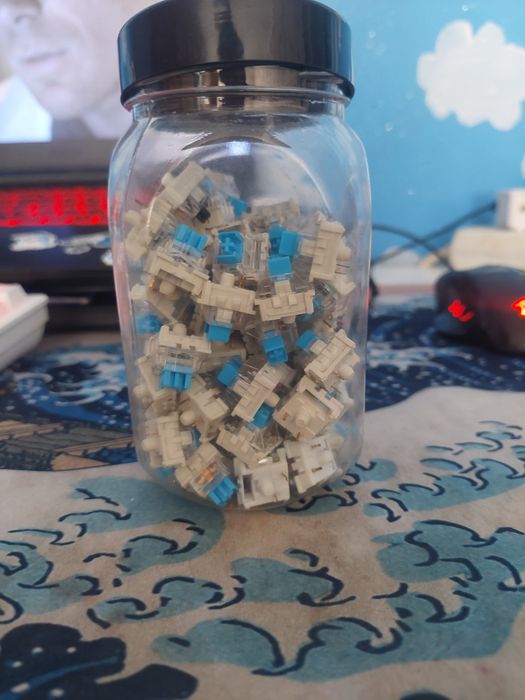Keycaps albastru si negru