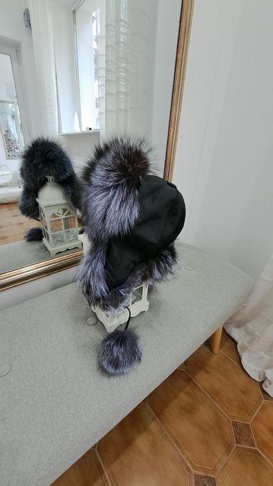 Caciula Blana Naturala" Vulpe Argintie