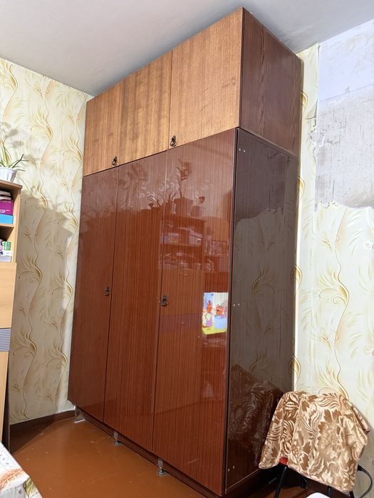 Шифоньер с антресолью